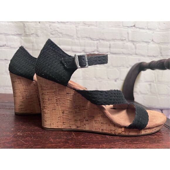 Toms Clarissa in black SZ 10 - Picture 4 of 6